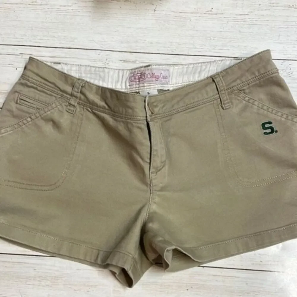 College classics khaki color Michigan State Spartans shorts. Size 5. - Picture 1 of 10